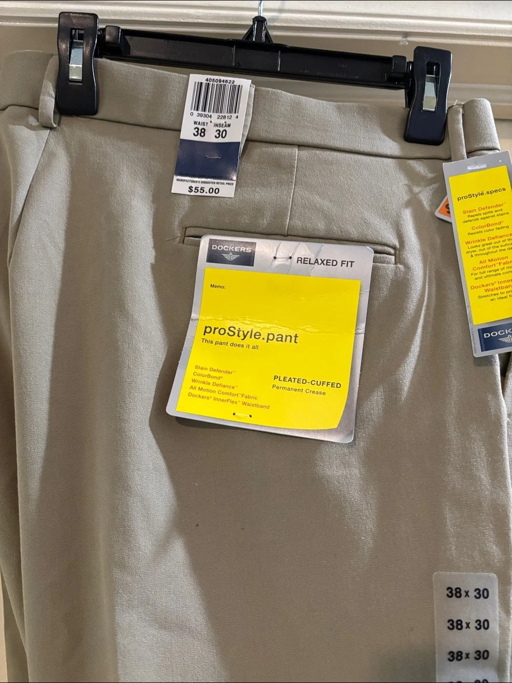 Dockers Men's Pleated Chinos in Light Khaki NWT 38x30